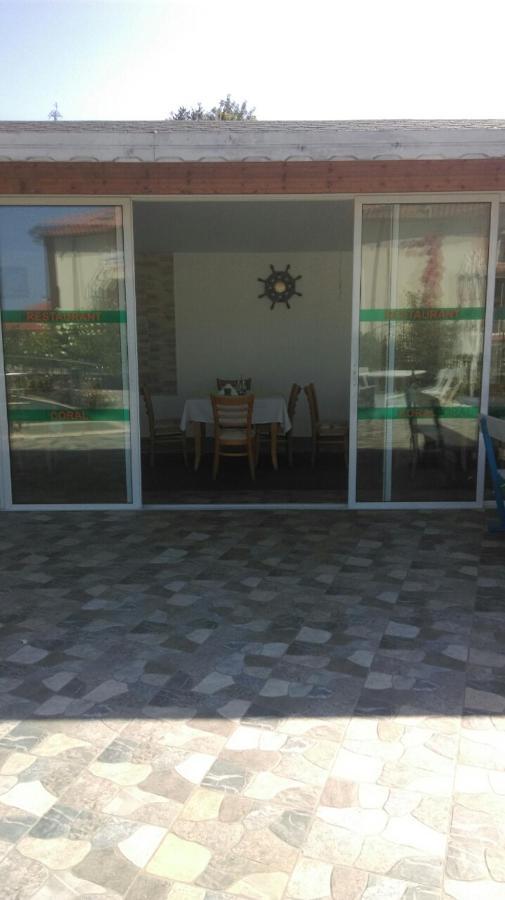Family Hotel Coral Sozopol Buitenkant foto