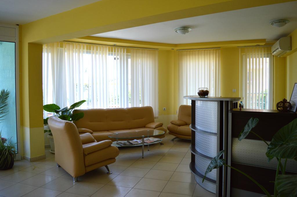 Family Hotel Coral Sozopol Buitenkant foto