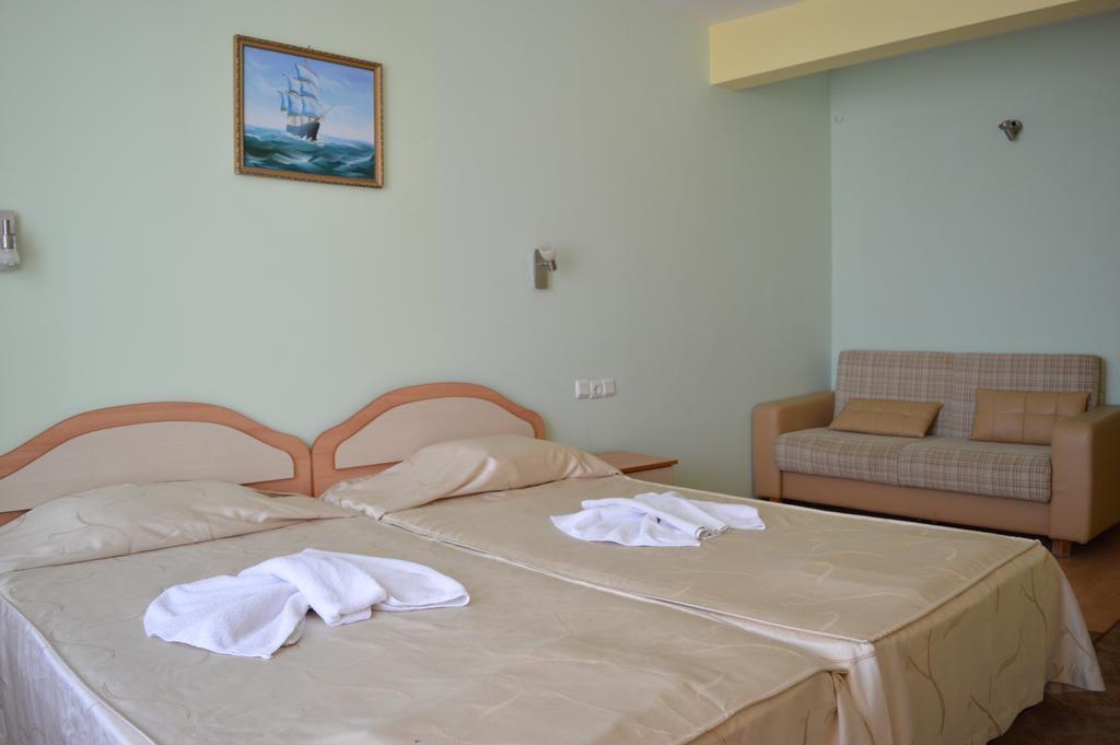 Family Hotel Coral Sozopol Buitenkant foto