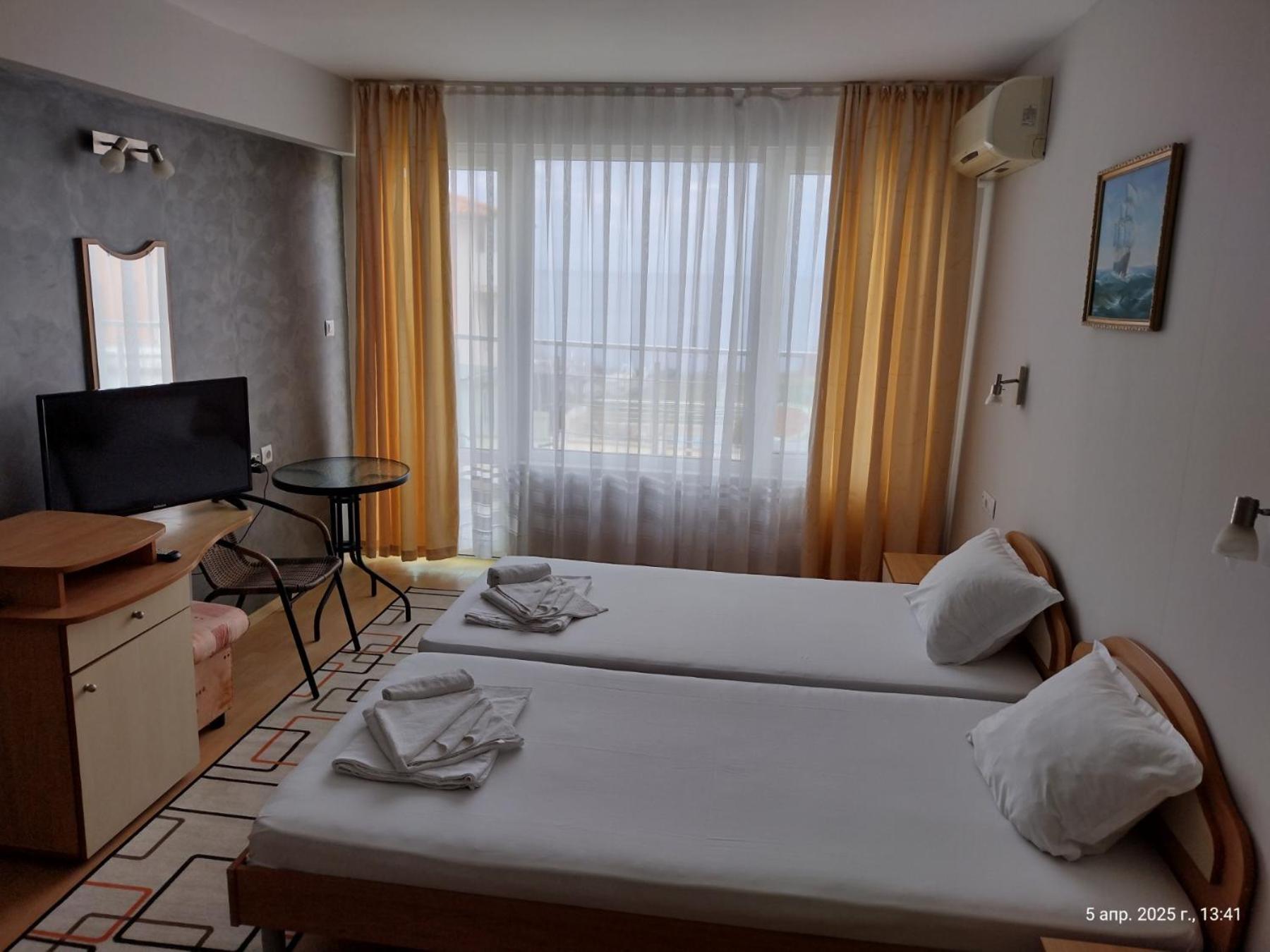 Family Hotel Coral Sozopol Buitenkant foto