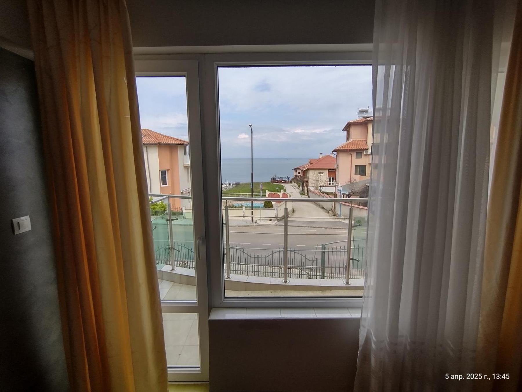 Family Hotel Coral Sozopol Buitenkant foto
