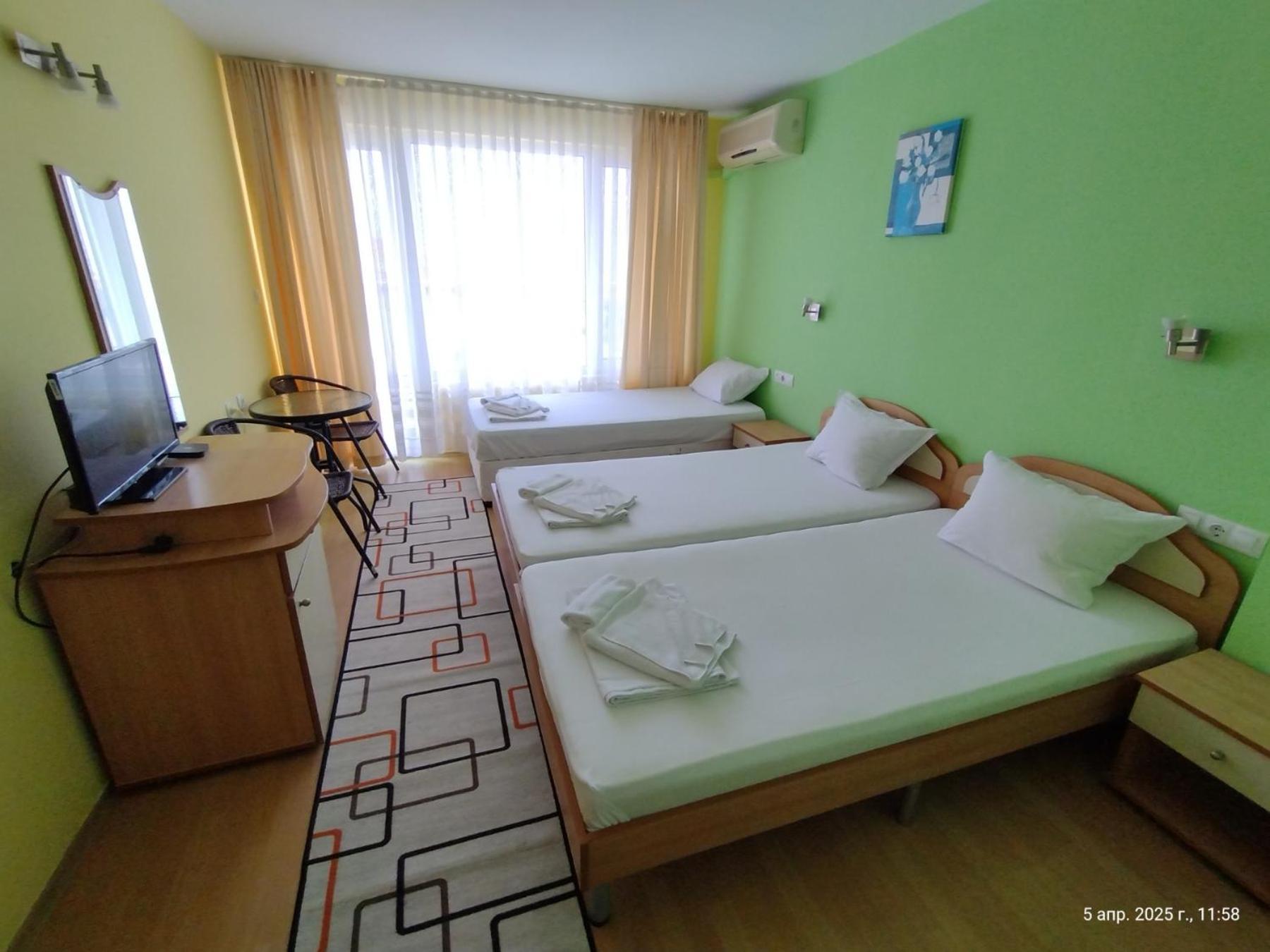 Family Hotel Coral Sozopol Buitenkant foto