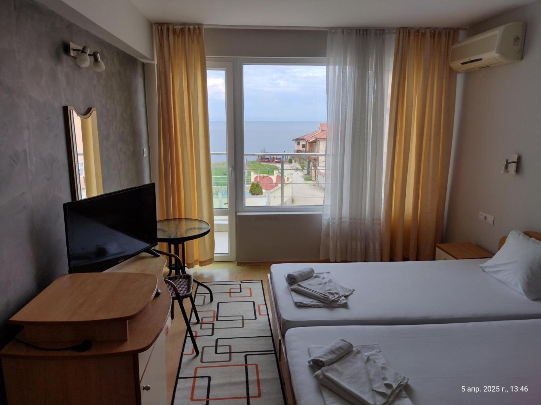 Family Hotel Coral Sozopol Buitenkant foto