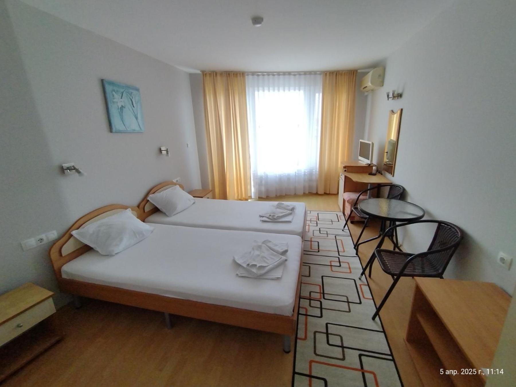 Family Hotel Coral Sozopol Buitenkant foto