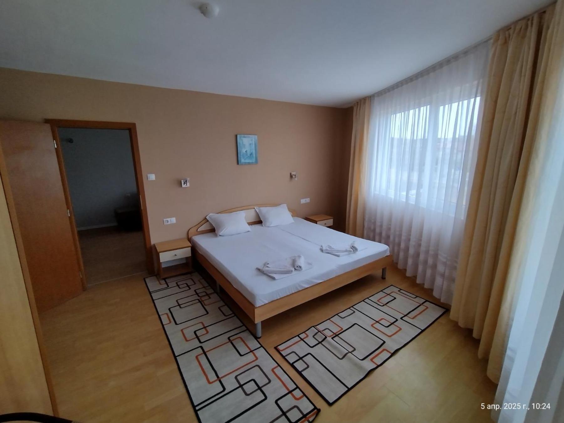 Family Hotel Coral Sozopol Buitenkant foto